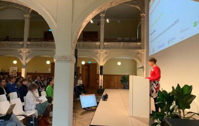 Stefanie Sabet spricht auf der Konferenz zu Biodiversität 2024